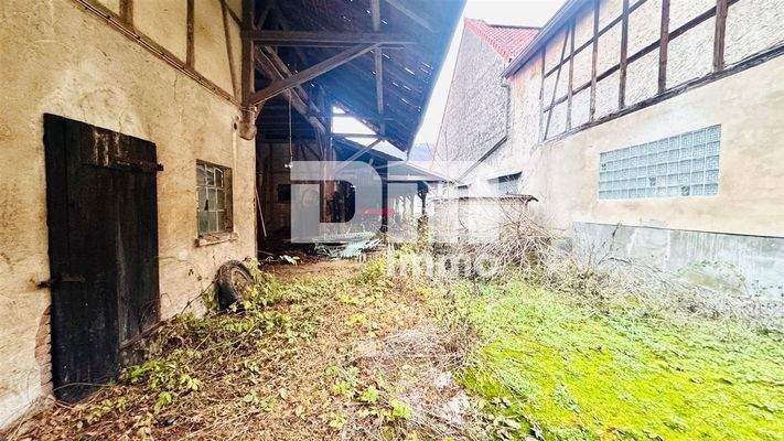 Innenhofbereich 1 / Zufahrt über Frontseite