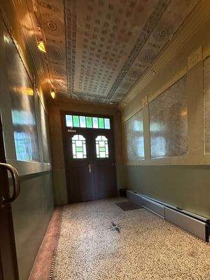 Eingangsbereich mit Fliesen