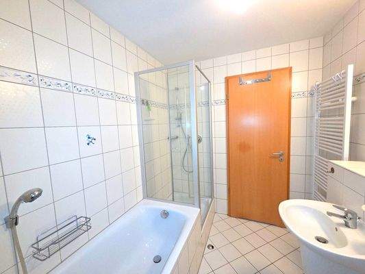 Modernes Komplettbad