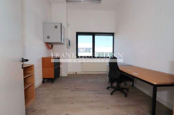 V9763 Halle 1 Büro OG