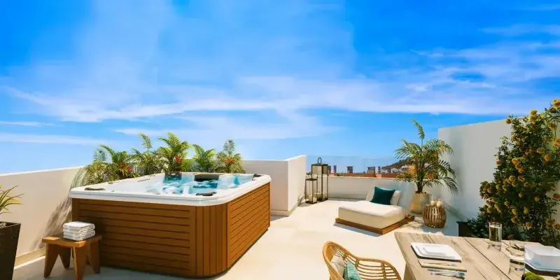 Dach-Terrasse mit Jacuzzi & Wellnesszone