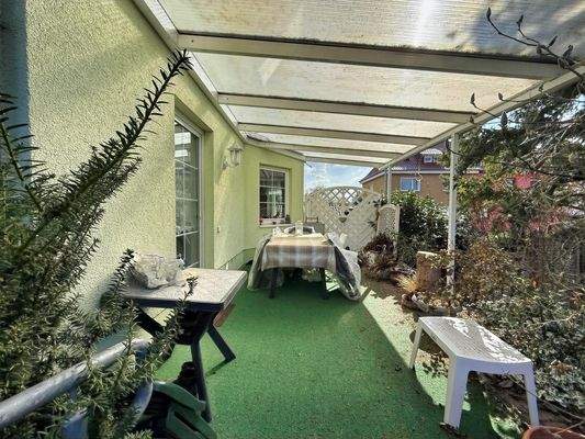 Terrasse mit Dach