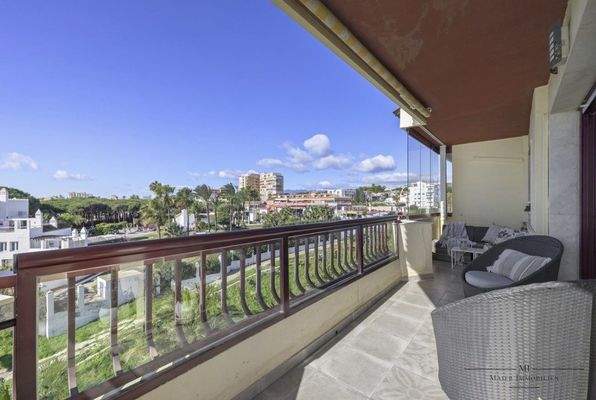 erweiterte Terrasse mit Glasschiebefenstern