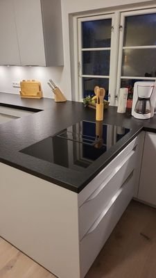 hochmoderne Einbauküche