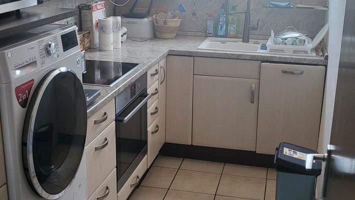 Küche mit Elektrogeräten