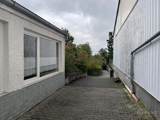 Privater Zuweg zu den WE