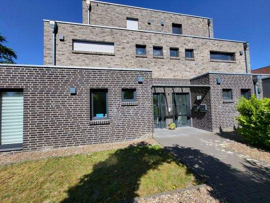 Außenansicht Hasutüren