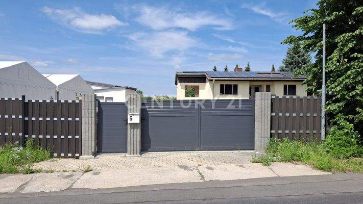 Einfahrt Grundstück