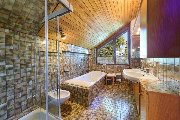 DG Bad 1 /  Bad en Suite