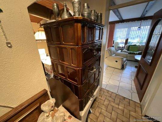 zentraler Kachelofen