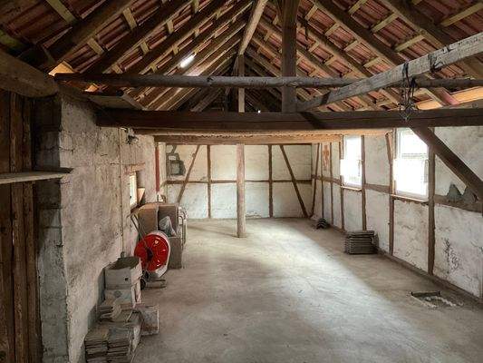 Bereich über der Garage