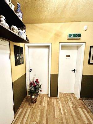 Zugang Toiletten Bistro