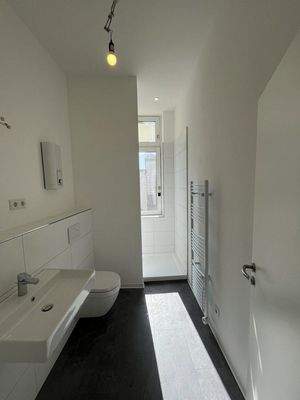 Modernes Tageslichtbad