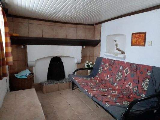 Kreta, Ag. Fotia: Traditionelles Steinhaus auf zwei Etagen mit Innenhof und Parkplatz zu verkaufen