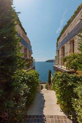 Dukley Exterior (40)