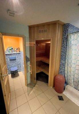 EG Bad mit Dusche und Sauna.jpg