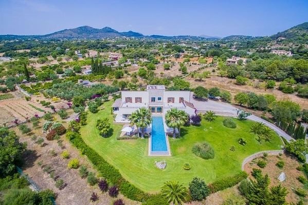 Luxury finca in Noble location