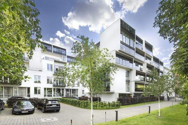 sonnige Balkone oder Terrassen