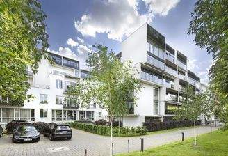 sonnige Balkone oder Terrassen