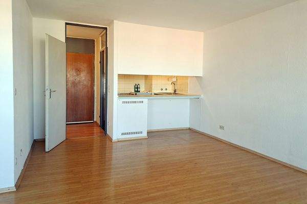 Blick zu Diele und Küche