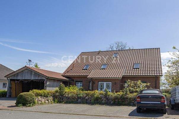 Straßenansicht  / Doppelcarport