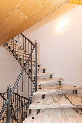 Treppe zum Dachgeschoss