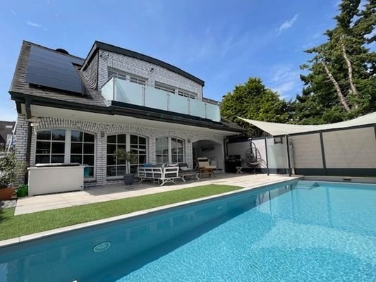 Terrasse &amp; Pool