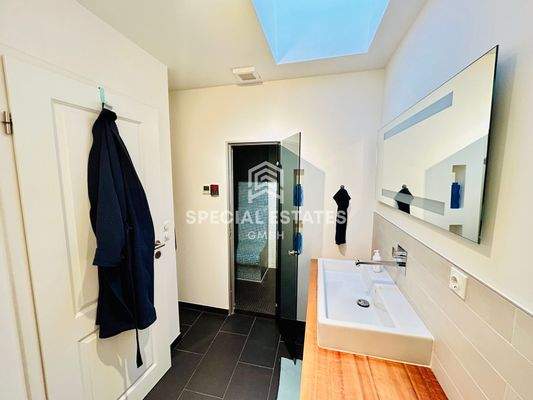 Badezimmer mit Dampfdusche