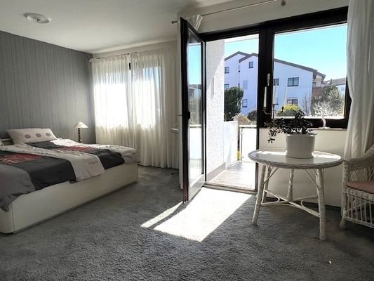 1.OG Schlafzimmer 2 