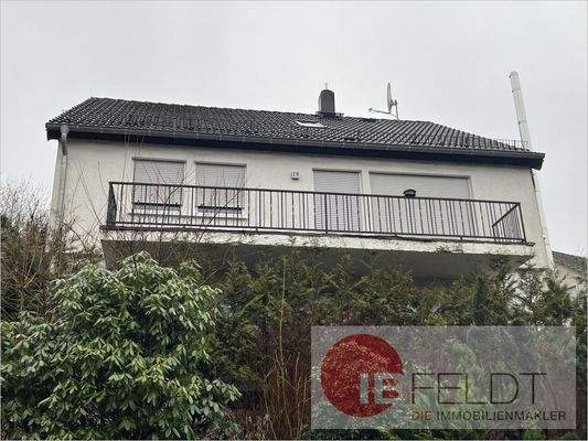 Frontalansicht auf den Balkon