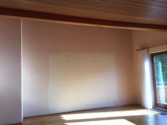 großer Raum im Dachgeschoss