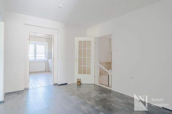 Große Eingangsdiele im EG