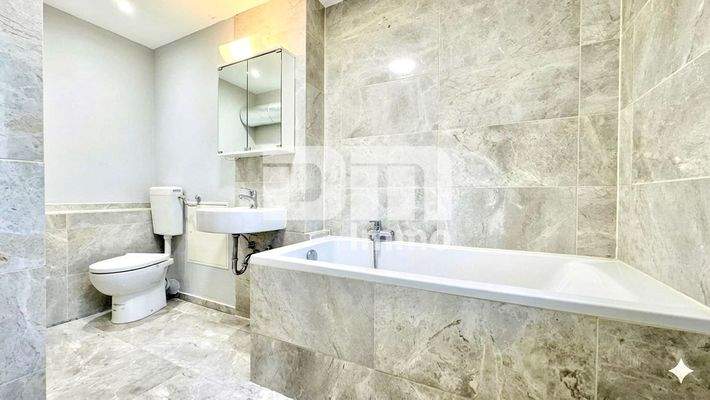 EG Badezimmer / Wanne