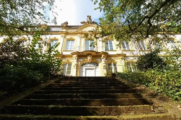 Treppe in den Park