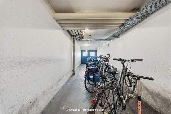 gemeinsch. Fahrradkeller