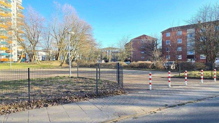 Freifläche Straßenansicht
