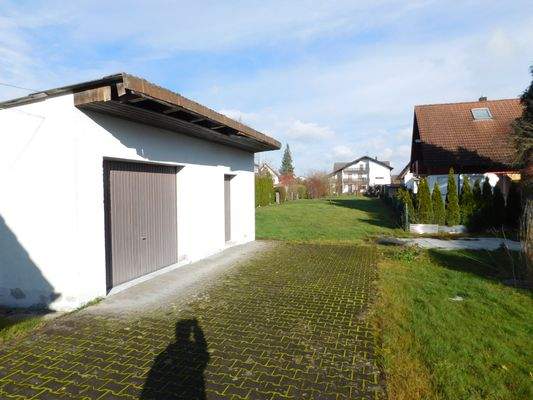 Garage und Rückwärtiger Bereich.JPG