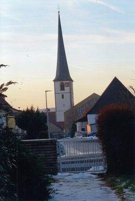 Blick vom Gartenweg z. Kirche in Wülfersh.