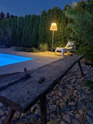 Privataufnahme - Pool am Abend