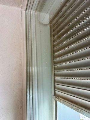 3fach verglaste Fenster mit Außenjalousien im  EG