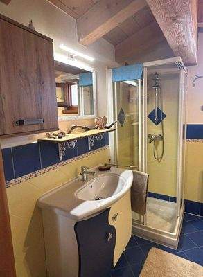 Duschbad im Dachgeschoß