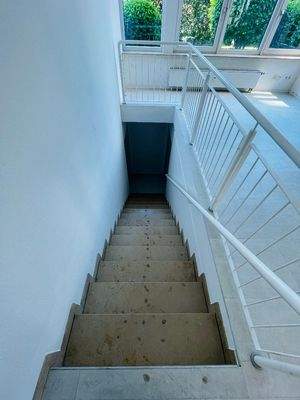 Treppenabgang zum Untergeschoss