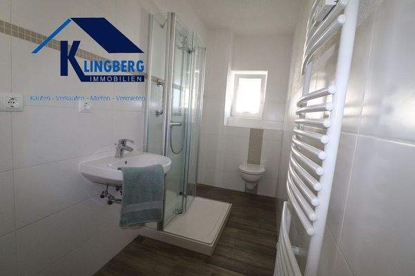 Tageslichtbad mit Dusche und ...