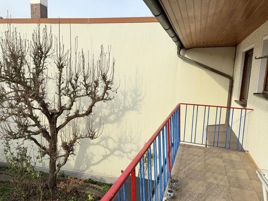 Ansicht Balkon - Immobilien Baumeister Neuburg.jpg
