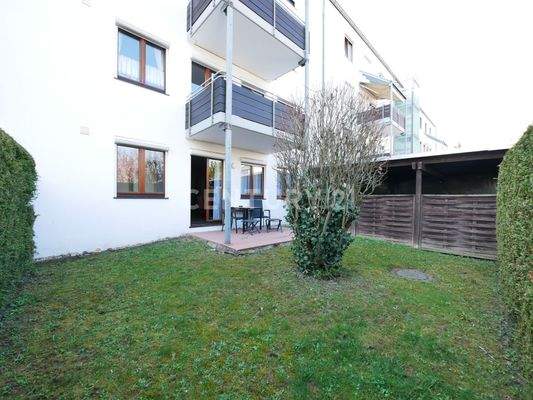 Garten samt Terrasse