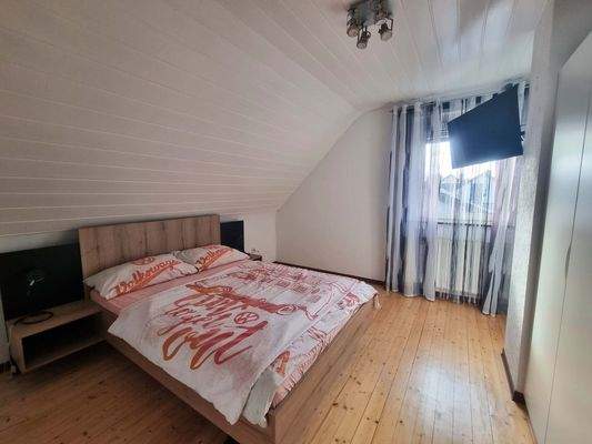 Schlafzimmer 1