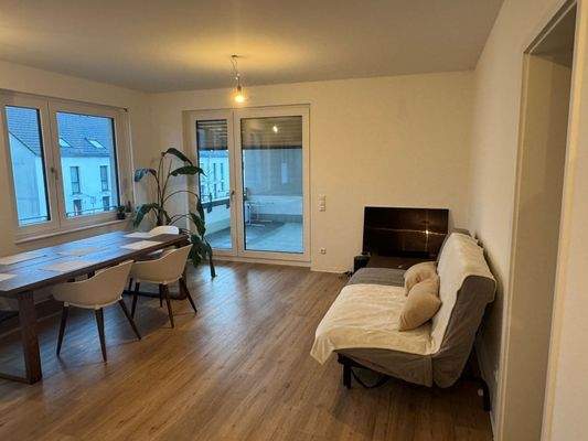 Wohn-/Essbereich mit Loggiazugang