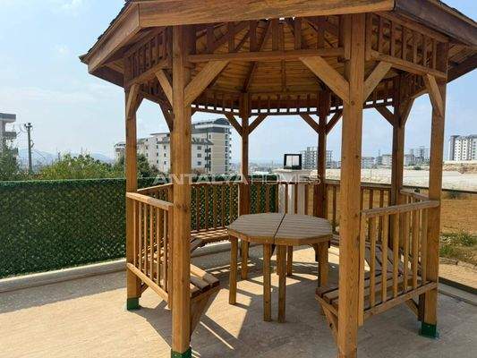 Apartment with Sea View and Social Features in Payallar