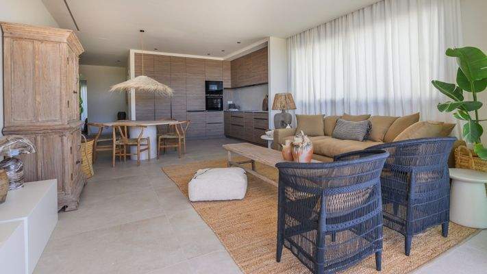 Verna Piloto-03-Las Colinas JZ