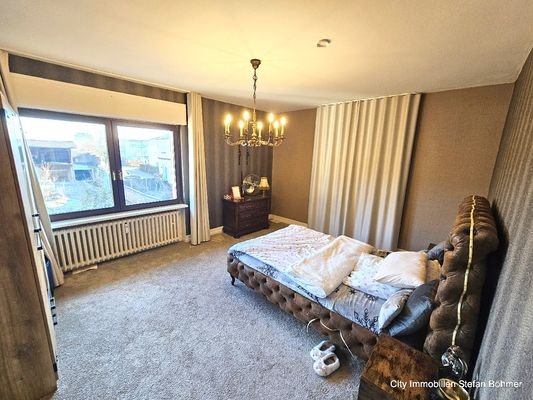 Schlafzimmer OG1 rechts